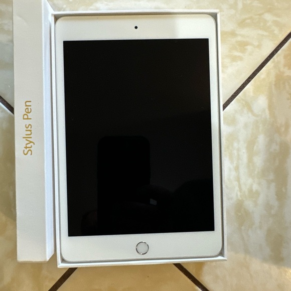 Apple iPad Mini (Wi-Fi, 256GB) - Silver New Condition - Picture 2 of 15